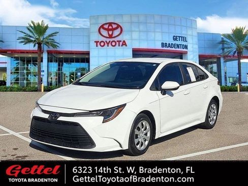 Certified 2023 Toyota Corolla LE image 1