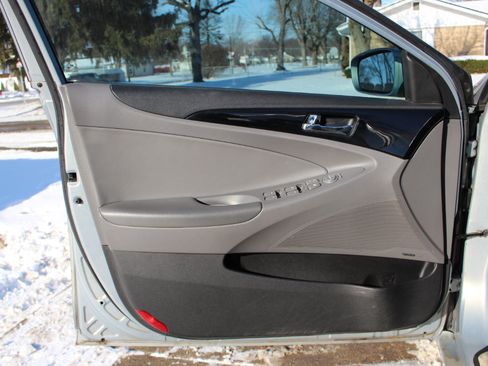 Used 2011 Hyundai Sonata Limited w/ Navigation Pkg 5 image 12