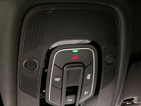 Used 2021 Audi A4 2.0T Premium w/ Convenience Package image 25