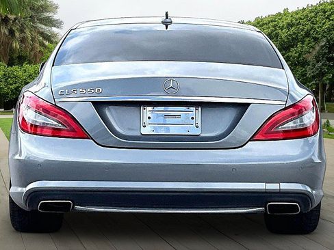 Used 2013 Mercedes-Benz CLS 550 w/ Premium I Pkg image 3