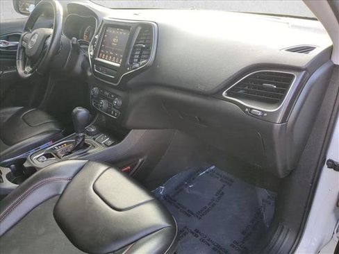 Used 2019 Jeep Cherokee Trailhawk w/ Comfort/Convenience Group image 22