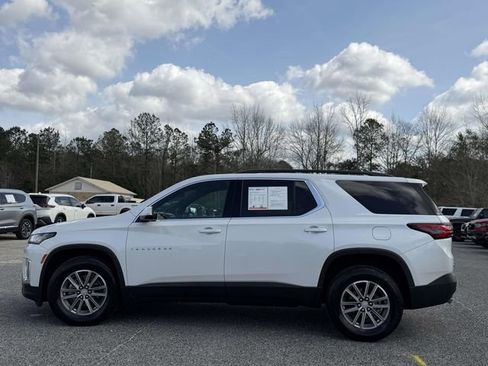 Used 2023 Chevrolet Traverse LT image 10