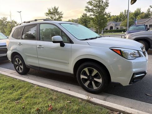 Used 2018 Subaru Forester 2.5i Premium AWD/4WD image 3