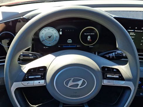 Used 2024 Hyundai Elantra SEL image 18