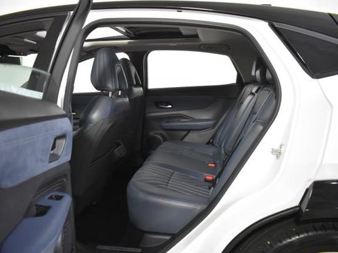 Certified 2024 Nissan Ariya AWD image 32