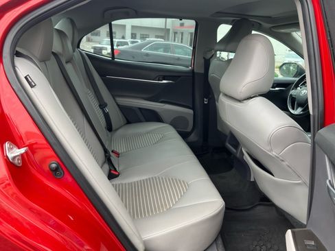 Used 2021 Toyota Camry SE FWD image 30