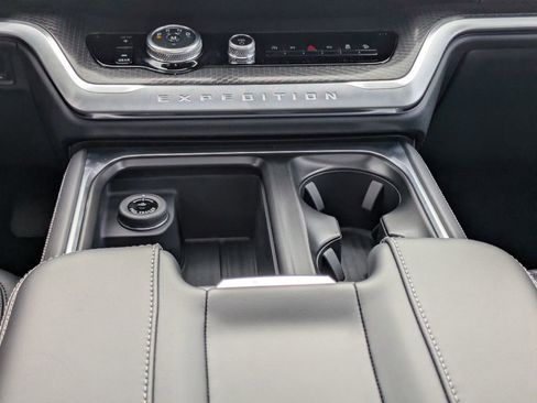 New 2026 Ford Expedition Max Platinum image 22