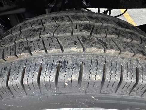 Used 2012 Ford F150 XLT w/ XLT Chrome Pkg image 11