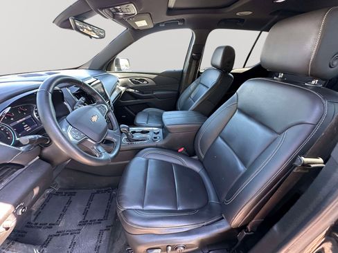 Used 2023 Chevrolet Traverse LT w/ LT Premium Package AWD/4WD image 25