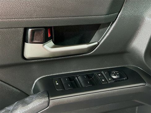 Used 2024 Toyota Tacoma TRD Off-Road image 15