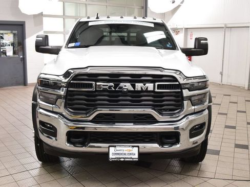Used 2025 RAM 5500 4x4 Crew Cab image 2