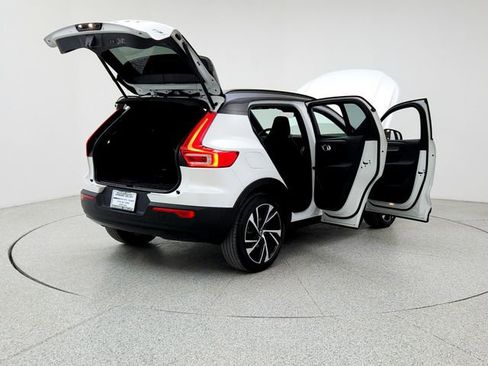 Used 2021 Volvo XC40 T5 R-Design w/ Protection Package Premier image 11