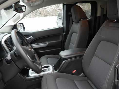 Used 2022 Chevrolet Colorado LT image 9