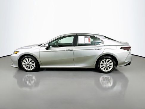 Used 2023 Toyota Camry LE image 5