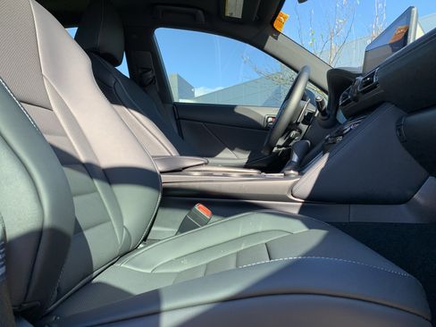 Certified 2025 Lexus IS 350 F Sport image 35