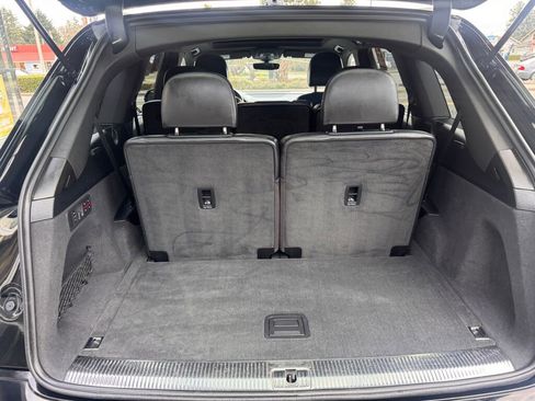Used 2018 Audi Q7 3.0T image 11