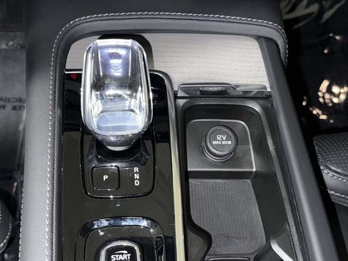 Used 2024 Volvo XC90 T8 Ultimate AWD/4WD image 23