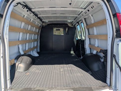 Used 2024 GMC Savana 2500 w/ Driver Convenience Package image 18