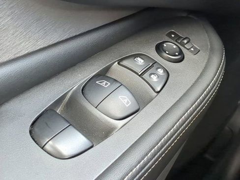 Used 2023 Nissan Murano SV w/ SV Midnight Edition Package image 21