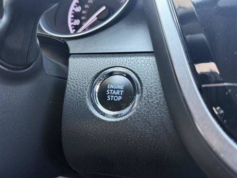 Used 2019 Toyota Camry SE FWD image 33
