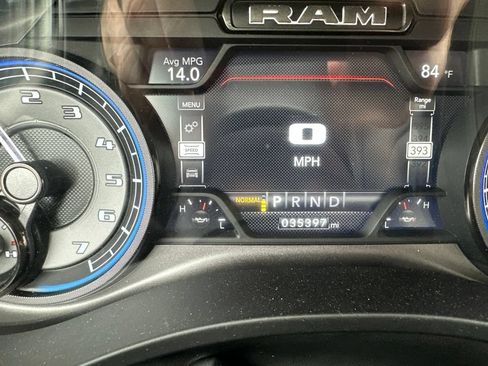 Used 2022 RAM 1500 Limited w/ Body-Colour Bumper Group AWD/4WD image 15