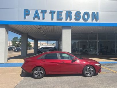Used 2025 Hyundai Elantra SEL