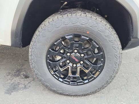 New 2026 GMC Canyon Elevation w/ Convenience Package image 18