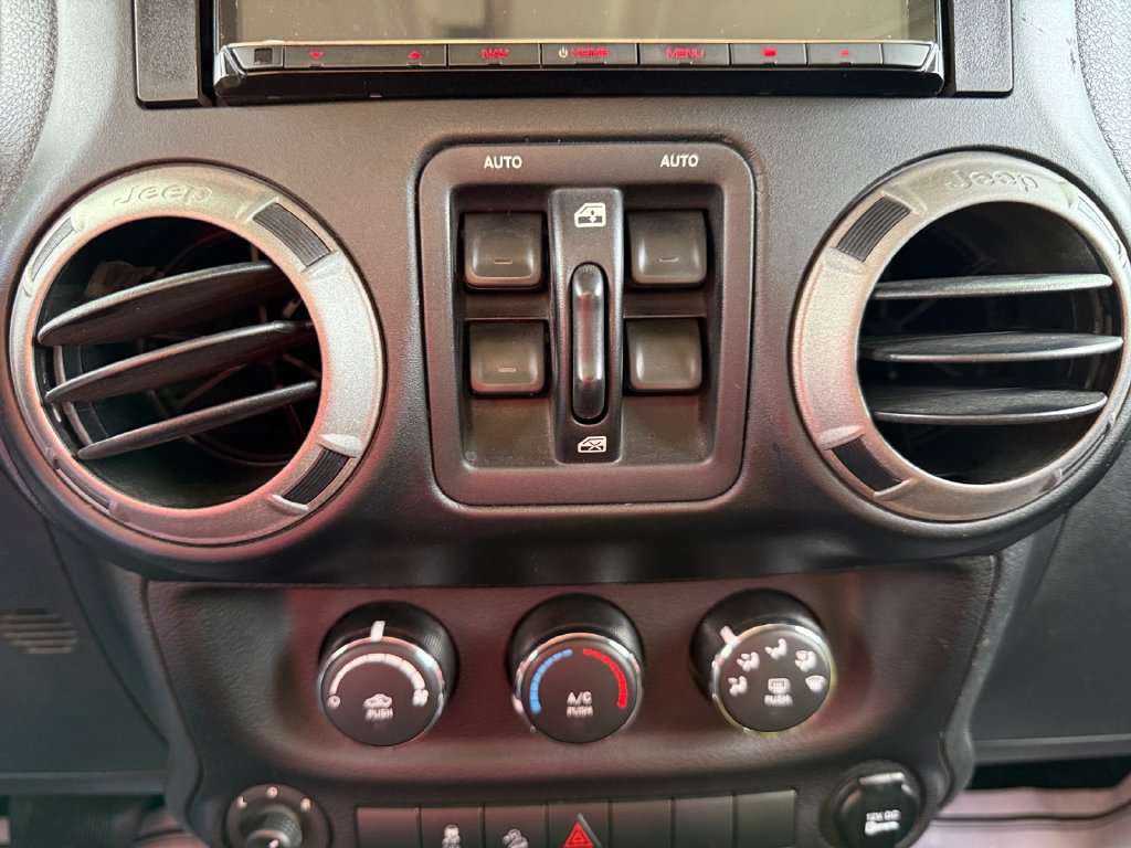 Used 2015 Jeep Wrangler Unlimited Sport w/ Quick Order Package 24S AWD/4WD image 43
