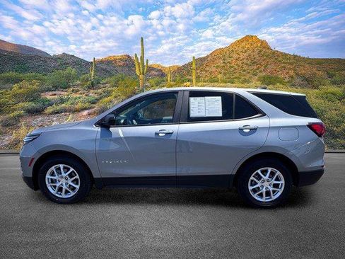 Used 2024 Chevrolet Equinox LS w/ LS Convenience Package FWD image 8