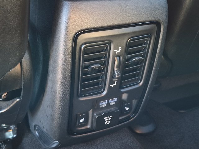 Used 2022 Dodge Durango R/T w/ Blacktop Package AWD/4WD image 32