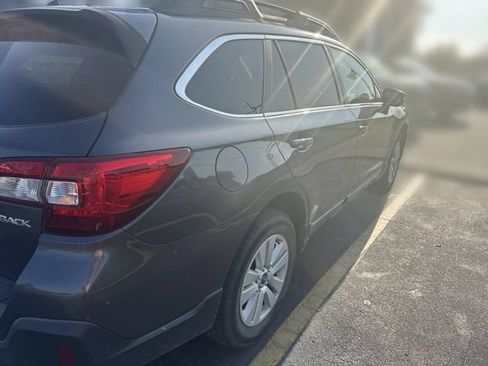 Used 2019 Subaru Outback 2.5i Premium AWD/4WD image 3