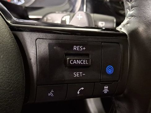 Used 2022 Nissan Pathfinder SV AWD/4WD image 22