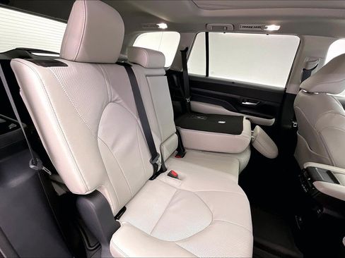 New 2026 Toyota Grand Highlander AWD image 10