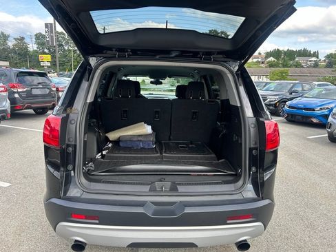 Used 2018 GMC Acadia SLE w/ LPO, Cargo Package AWD/4WD image 9