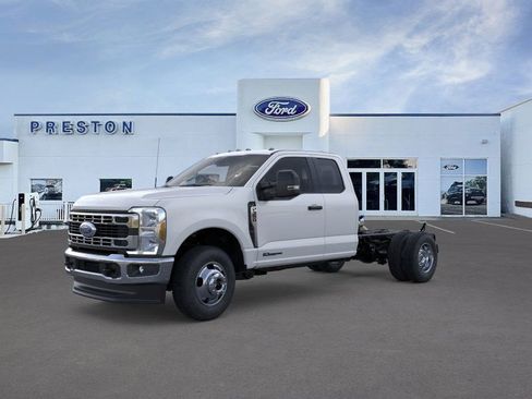 New 2026 Ford F350 XL w/ XL Chrome Package image 1