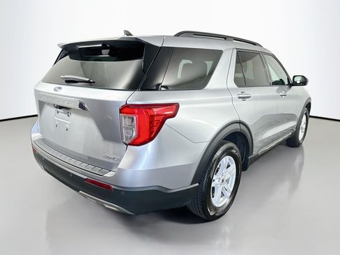 Used 2024 Ford Explorer XLT w/ Equipment Group 202A AWD/4WD image 7