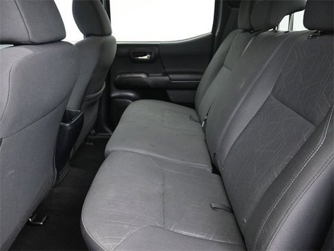 Used 2017 Toyota Tacoma TRD Off-Road w/ Tow Package (A/T) image 19