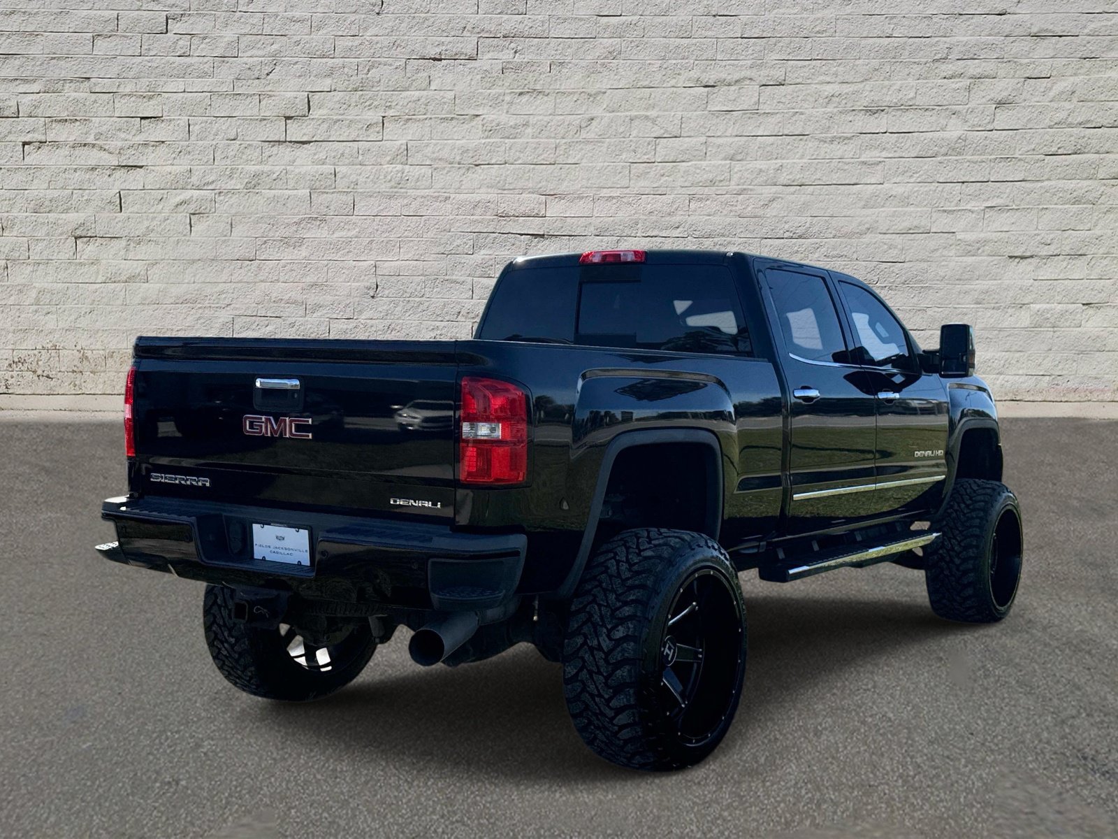 Used 2017 GMC Sierra 2500 Denali w/ Duramax Plus Package AWD/4WD image 5
