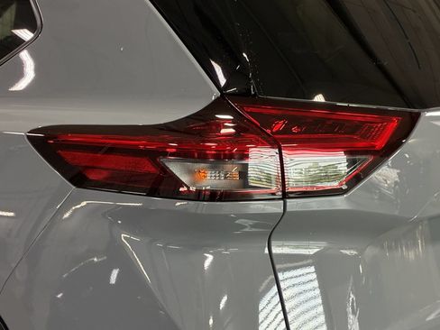 New 2026 Nissan Rogue Platinum AWD/4WD image 33