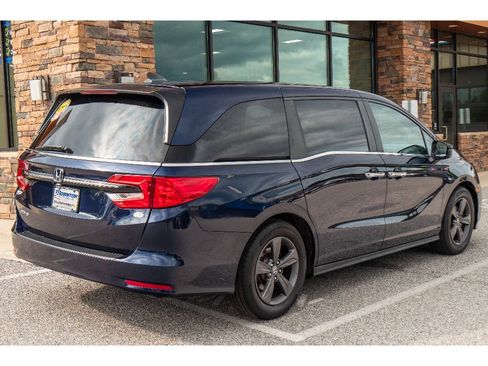 Used 2021 Honda Odyssey EX image 3