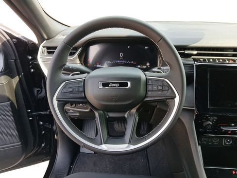 New 2024 Jeep Grand Cherokee Laredo X image 12