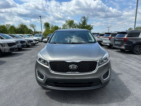 Used 2018 Kia Sorento L FWD image 2