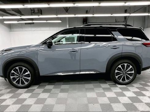New 2026 Nissan Pathfinder Platinum image 18