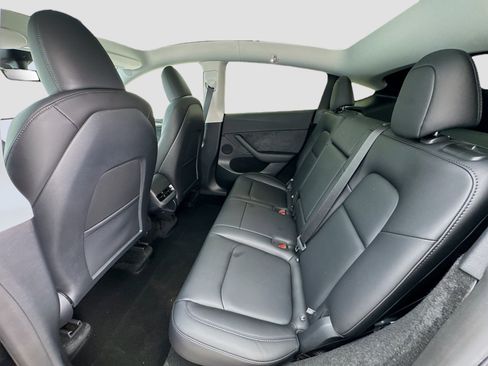 Used 2025 Tesla Model Y Performance image 16
