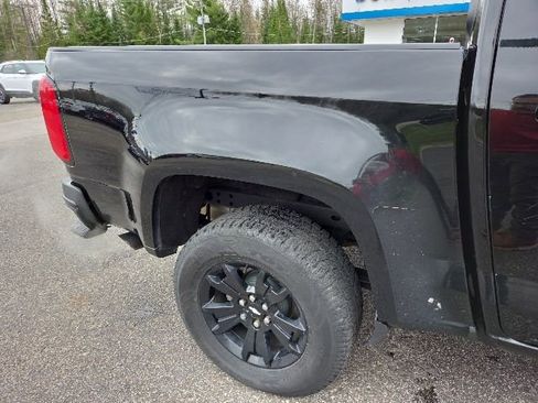 Used 2021 Chevrolet Colorado Z71 w/ Z71 Midnight Edition AWD/4WD image 34
