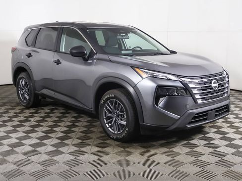 Used 2024 Nissan Rogue S image 45