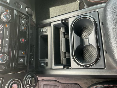 Used 2021 Nissan Titan PRO-4X w/ Pro-4x Convenience Package AWD/4WD image 15