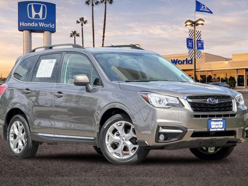 Used 2018 Subaru Forester 2.5i Touring w/ Popular Package #3B AWD/4WD image 2