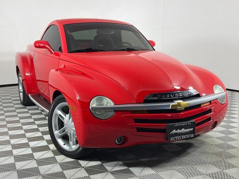 Used 2004 Chevrolet SSR w/ Preferred Equipment Group image 10