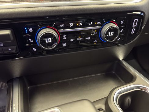 Used 2025 Chevrolet Silverado 1500 LTZ AWD/4WD image 21